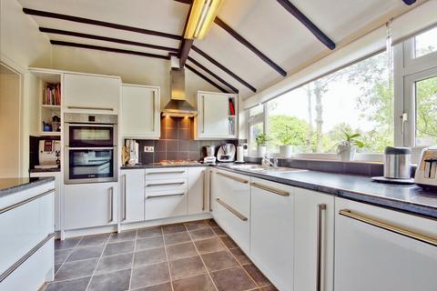 3 bedroom detached house for sale, Boston Avenue, Southend-on-sea, SS2