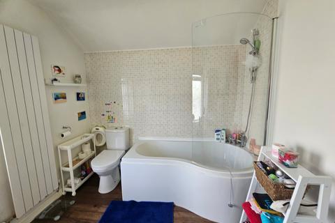 122 Broadway, Horsforth, Leeds, LS18 4HQ