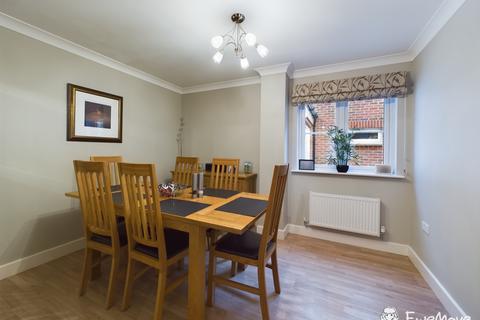 4 bedroom link detached house for sale, Hunts Close, Colden Common, Winchester, Hampshire, SO21