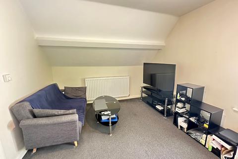 Studio to rent, 116 High Street South, Dunstable, Bedfordshire, LU6