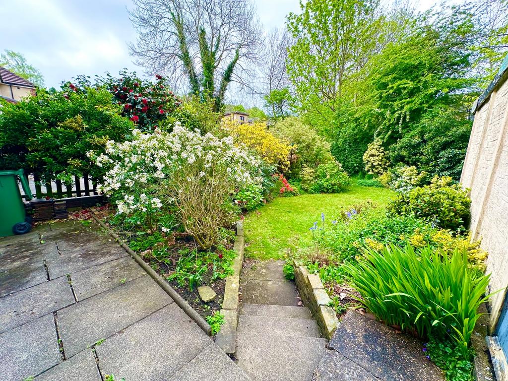 Storths Road, Huddersfield, Kirklees... 3 bed semidetached house £