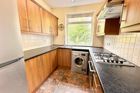 3 bedroom semi-detached house to rent, Storths Road, Huddersfield, Kirklees, HD2