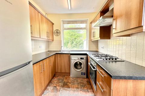 3 bedroom semi-detached house to rent, Storths Road, Huddersfield, Kirklees, HD2