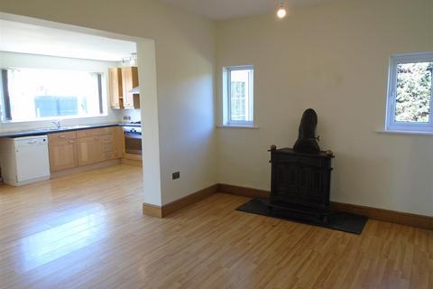 3 bedroom semi-detached house to rent, Sundorne Avenue, Sundorne, Shrewsbury, Shropshire, SY1