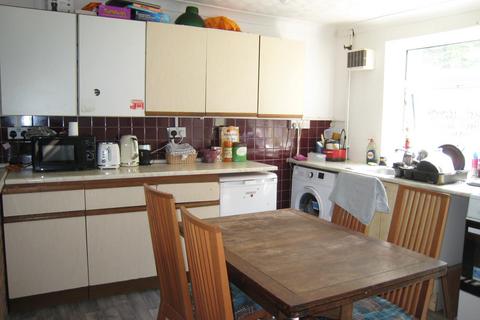 3 bedroom terraced house to rent, Park Crescent Road, Brighton BN2