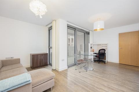 1 bedroom flat to rent, 11/Parkside Court, E16