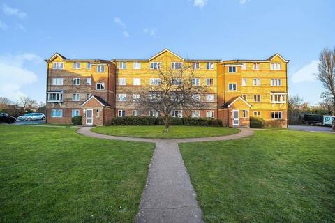 2 bedroom flat for sale, Himalayan Way, Watford, Hertfordshire, WD18 6SX