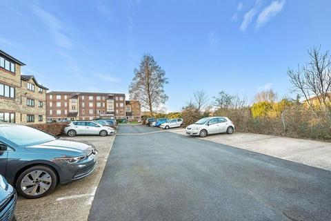 2 bedroom flat for sale, Himalayan Way, Watford, Hertfordshire, WD18 6SX