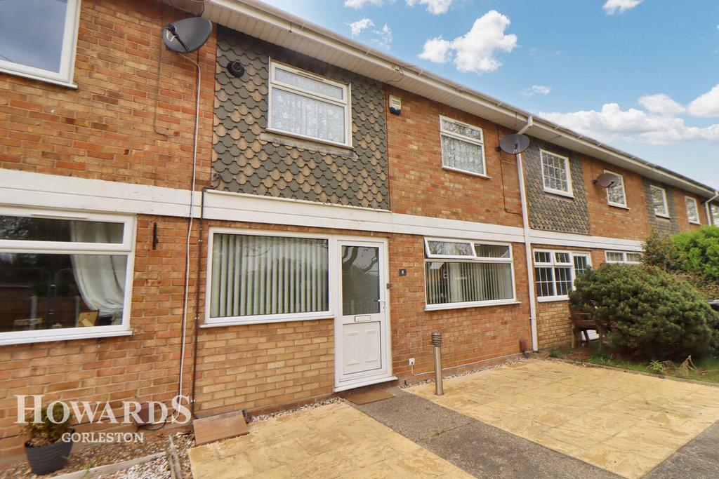 Plane Road, Gorleston 2 bed terraced house for sale £160,000