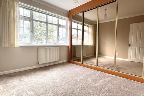 51 Mount Road, Chessington, KT9 1JQ