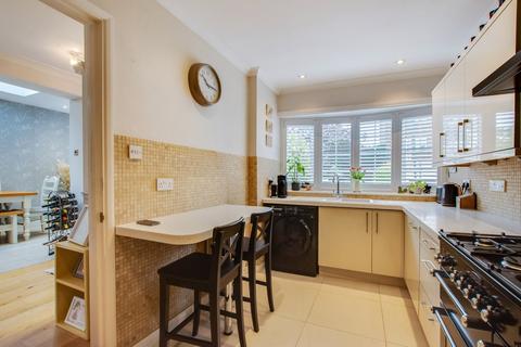 2 Gainsborough Square, Bexleyheath, DA6 8BU