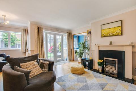2 Gainsborough Square, Bexleyheath, DA6 8BU