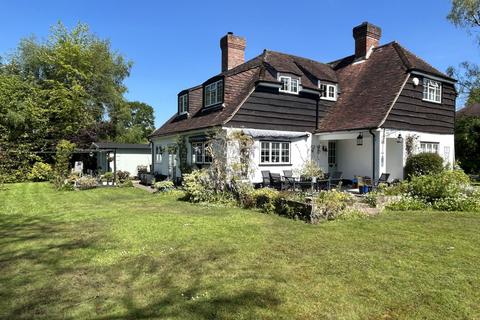 4 bedroom detached house for sale, Lantern Cottage, 2 West Road, Dibden Purlieu, Southampton, SO45 4RJ