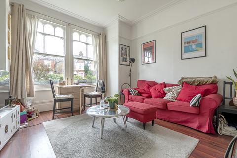 1 bedroom apartment to rent, Rodenhurst Road Clapham SW4