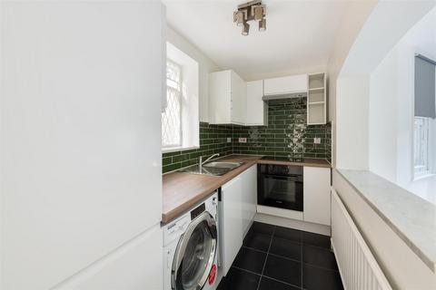 2 bedroom apartment to rent, London W10