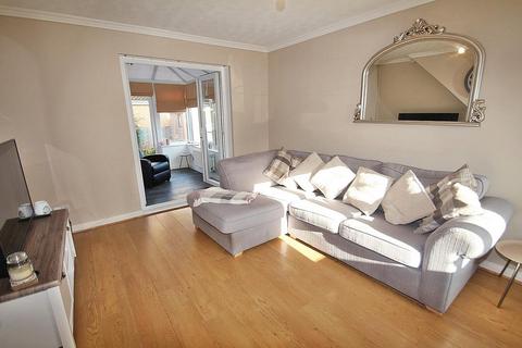 3 bedroom end of terrace house for sale, Clos Y Dolydd, Pontypridd CF38