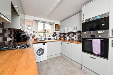 3 bedroom detached house for sale, Low Valley Close, Ketley, TF1