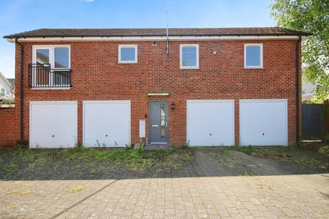 2 bedroom apartment to rent, Beverley Road, Bracknell RG12