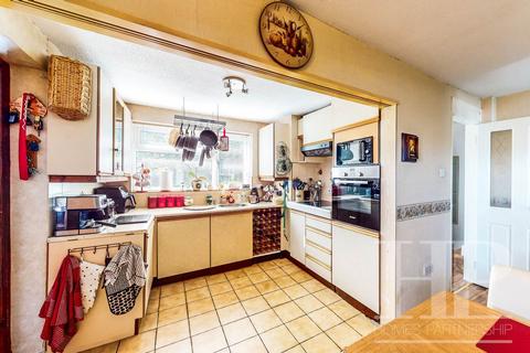 4 bedroom end of terrace house for sale, Crawley, Crawley RH10