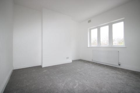 2 bedroom flat to rent, Renters Avenue, Hendon, London, NW4