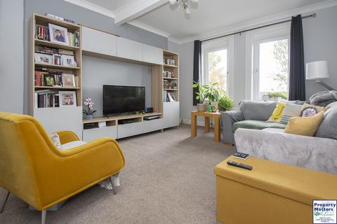 2 bedroom flat for sale, Lennox Crescent, Kilmarnock, KA1