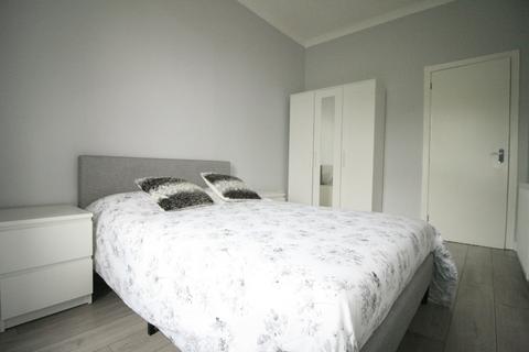 2 bedroom flat to rent, Tollcross Road, Glasgow G32