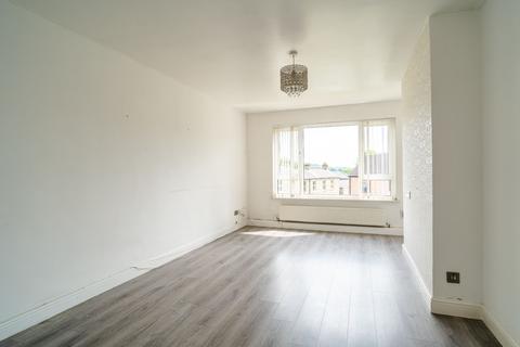 2 bedroom apartment for sale, Dale Close, Batley, WF17