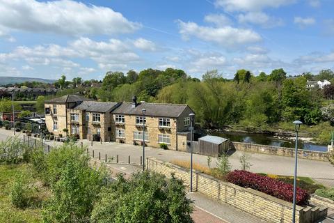 2 bedroom flat to rent, Apartment 6 Jubilee Apartments, Garnetts Court, Otley, LS21 1GA