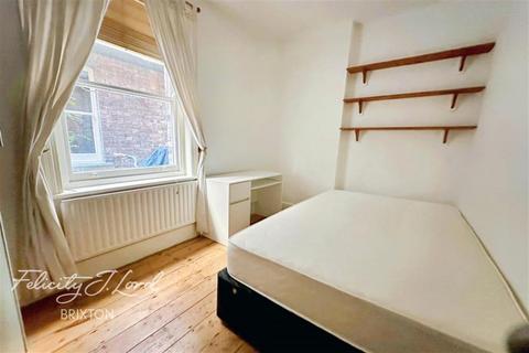 3 bedroom flat to rent, Crownstone Road, Brixton
