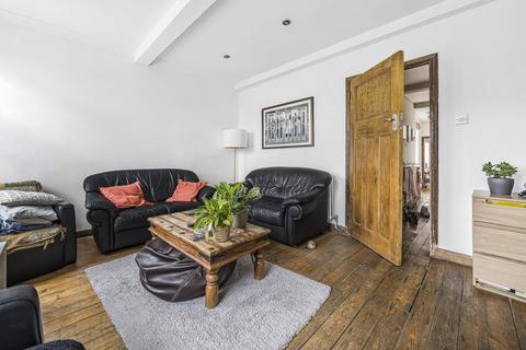 3 bedroom flat for sale, Bolton Crescent, London SE5