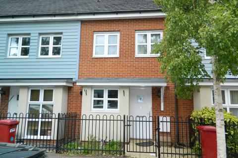 2 bedroom terraced house to rent, Eltham Avenue, Cippenham SL1