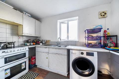 2 bedroom flat for sale, Watford,  Northwood,  WD18