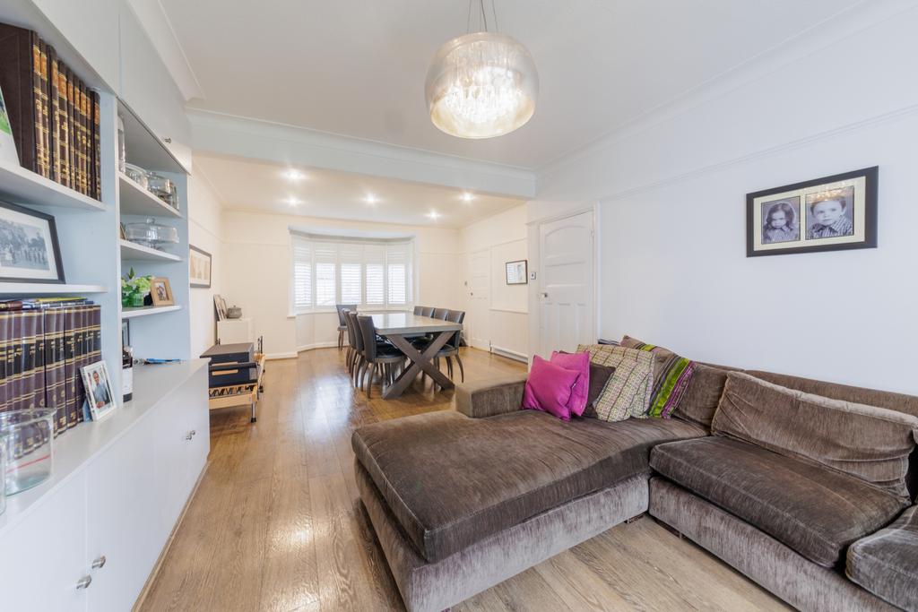 Three bedroom semi detached house with direct acc