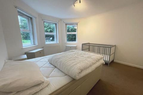 3 bedroom flat to rent, Christchurch Avenue, London NW6