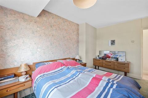 76 Sandcross Lane, Reigate, RH2 8EY