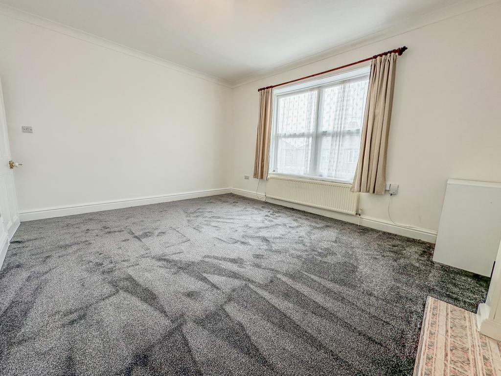 King Edwards Drive, Harrogate, HG1 4HL 1 bed flat to rent £650 pcm (£