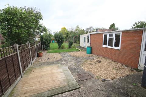 3 bedroom semi-detached bungalow to rent, The Pyghtle, Wellingborough, NN8