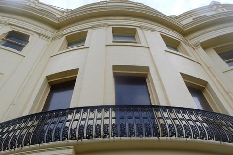 2 bedroom apartment to rent, Brunswick Square, Hove BN3 1EH