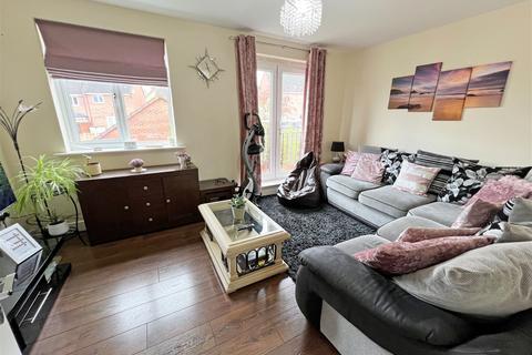 3 bedroom townhouse for sale, Coxwold Close, Hamilton, Leicester, LE5 1BW
