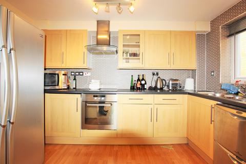 2 bedroom flat to rent, Grenville Place, Mill Hill, NW7