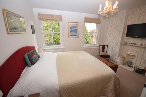 3 bedroom end of terrace house for sale, Sumner Road, Farnham, Surrey, GU9