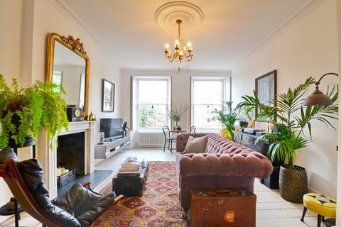2 bedroom apartment to rent, Caledonia Place, Clifton