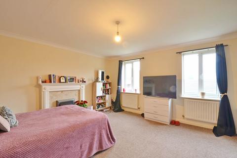 4 bedroom terraced house to rent, Keats Court, Horfield