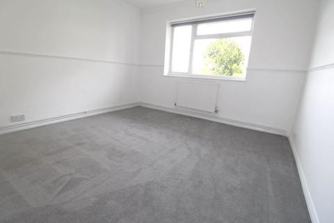 2 bedroom flat for sale, Cedar Court, High Wycombe HP13