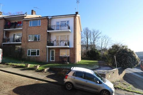 2 bedroom flat for sale, Cedar Court, High Wycombe HP13