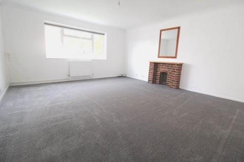 2 bedroom flat for sale, Cedar Court, High Wycombe HP13