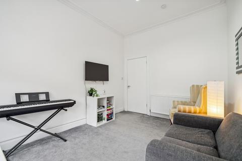 2/1, 62 Niddrie Road, Glasgow, G42 8NR