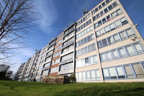 2 bedroom flat to rent, Ingledew Court, Leeds, West Yorkshire, UK, LS17