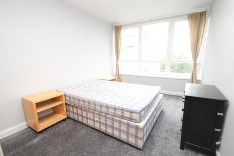 2 bedroom flat to rent, Ingledew Court, Leeds, West Yorkshire, UK, LS17