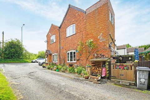 2 bedroom cottage for sale, Warwick Road, Chadwick End, B93